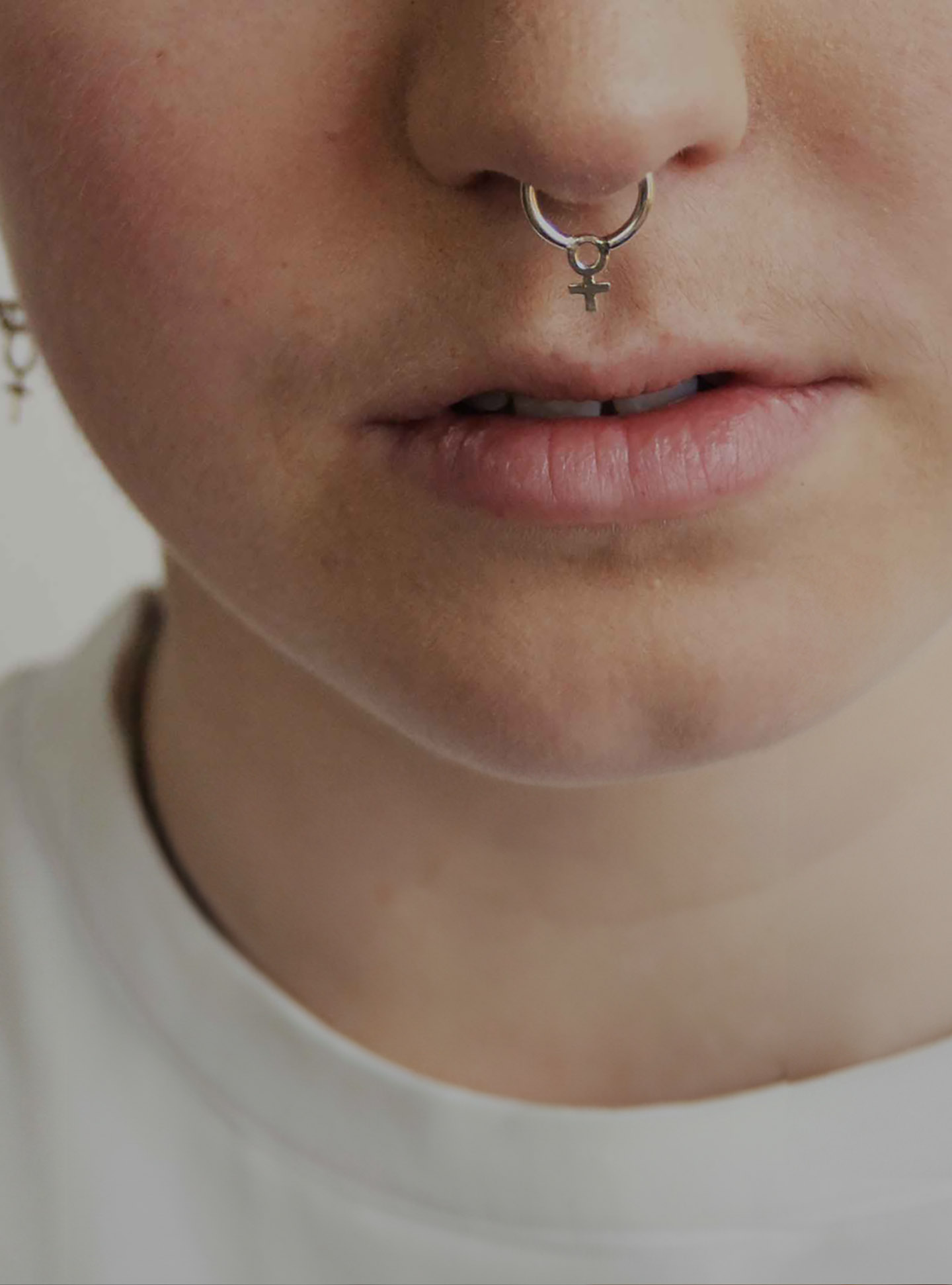 Female on sale septum piercing